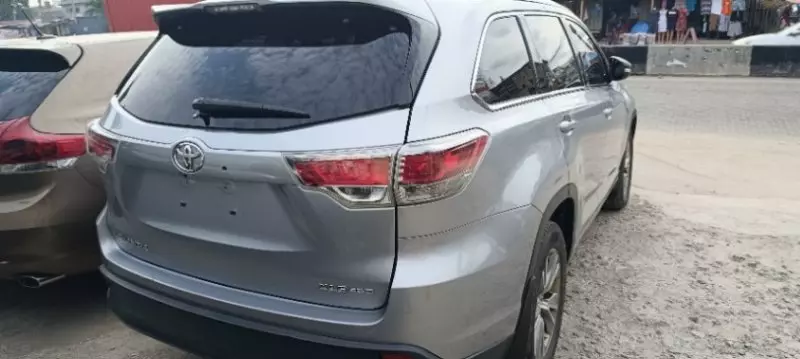 Toyota Highlander   - 2015