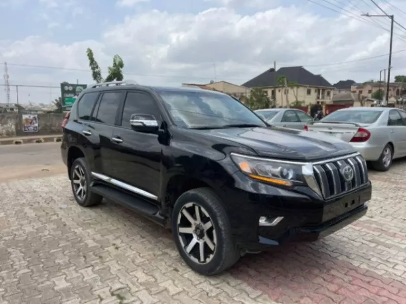 Toyota Prado   - 2012