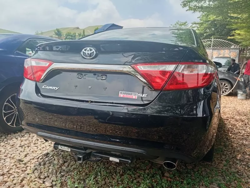 Toyota Camry   - 2016