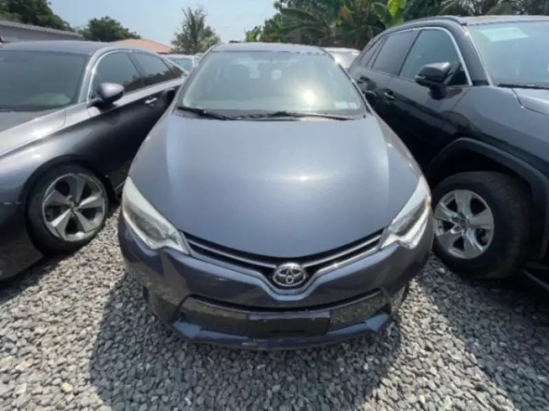 Toyota Corolla   - 2016