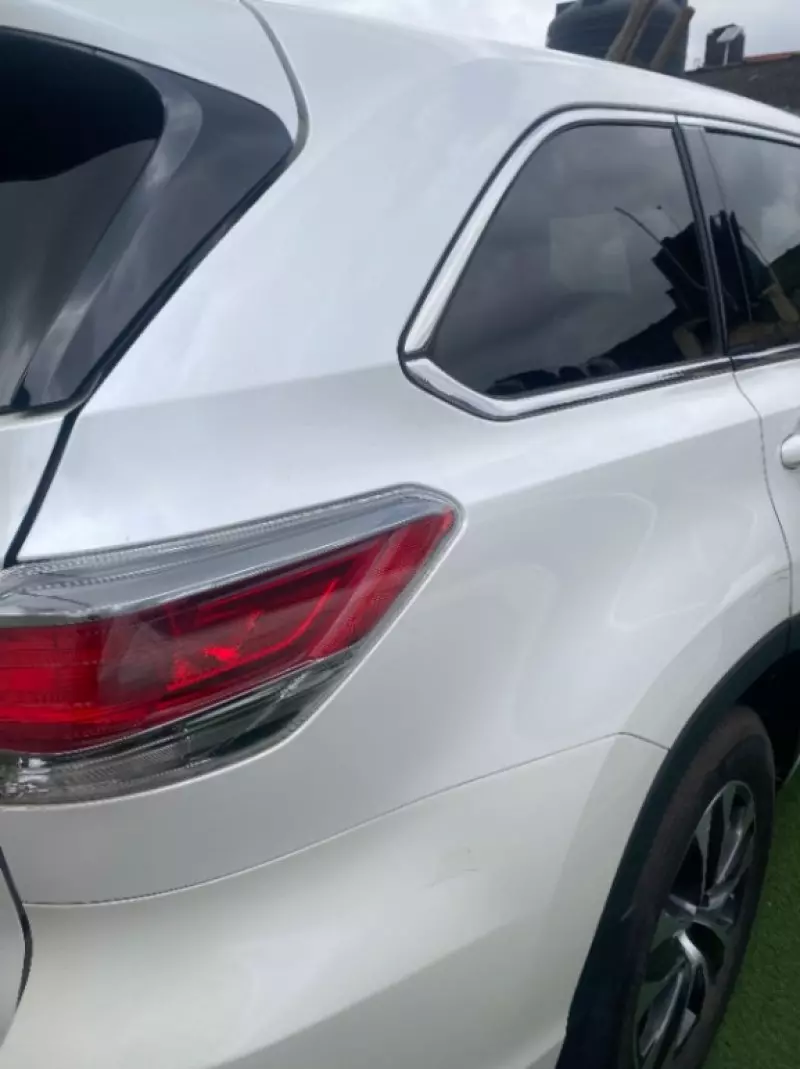 Toyota Highlander   - 2016