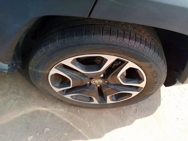 Toyota RAV 4   - 2019