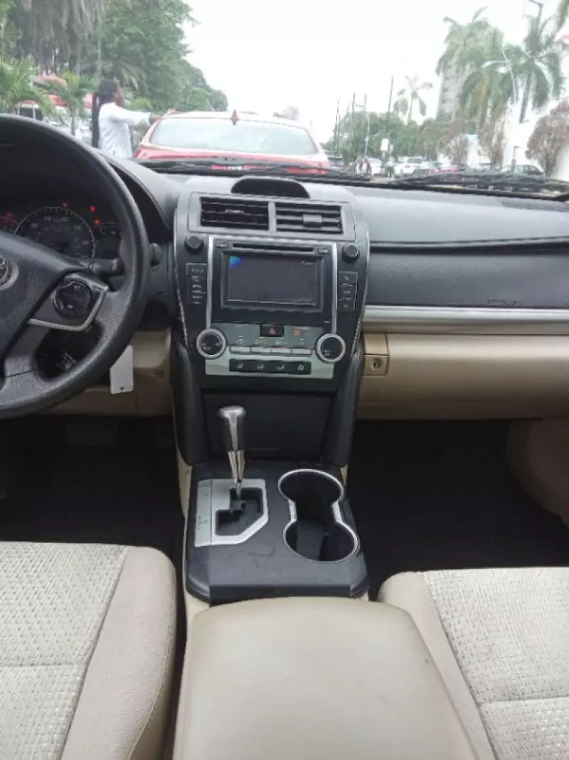 Toyota Camry   - 2013