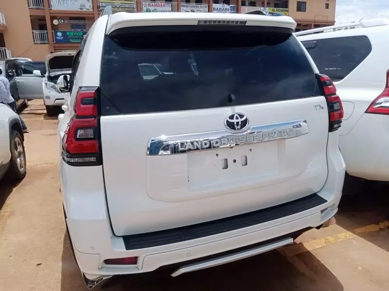 Toyota Landcruiser Prado   - 2017