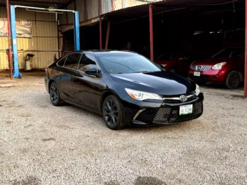 Toyota Camry   - 2015