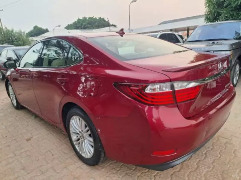 Lexus ES 350   - 2013