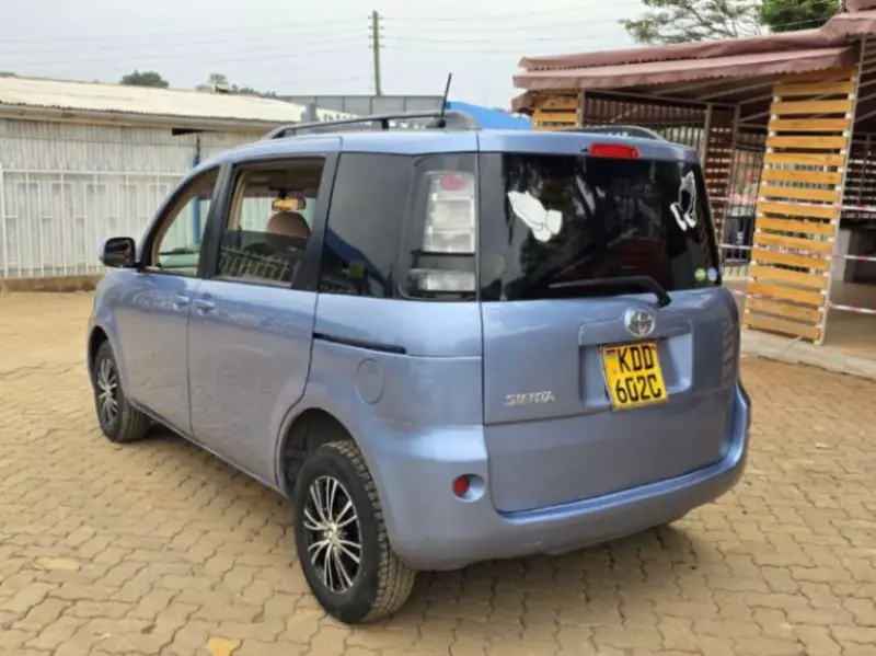 Toyota Sienta   - 2014