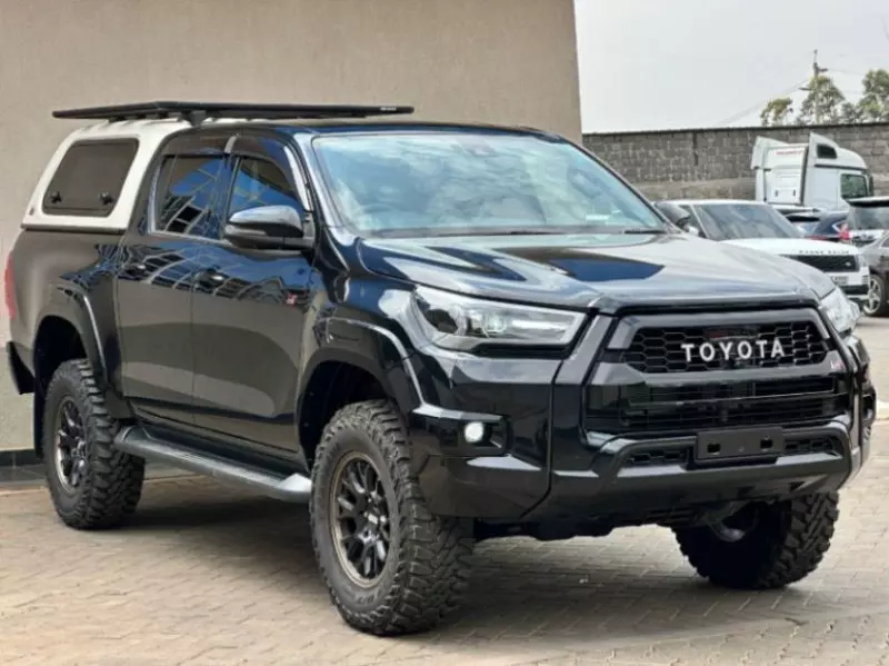 Toyota Hilux   - 2022