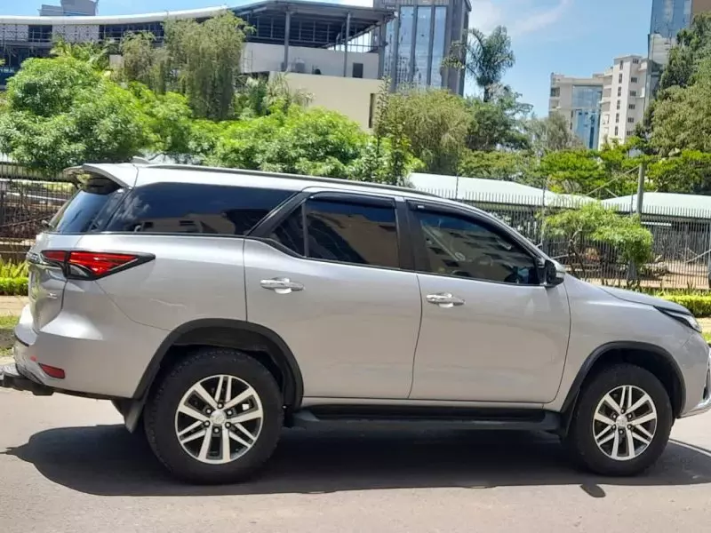Toyota Fortuner   - 2016