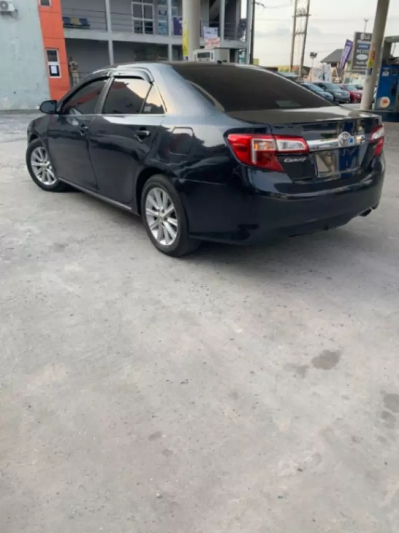 Toyota Camry   - 2013