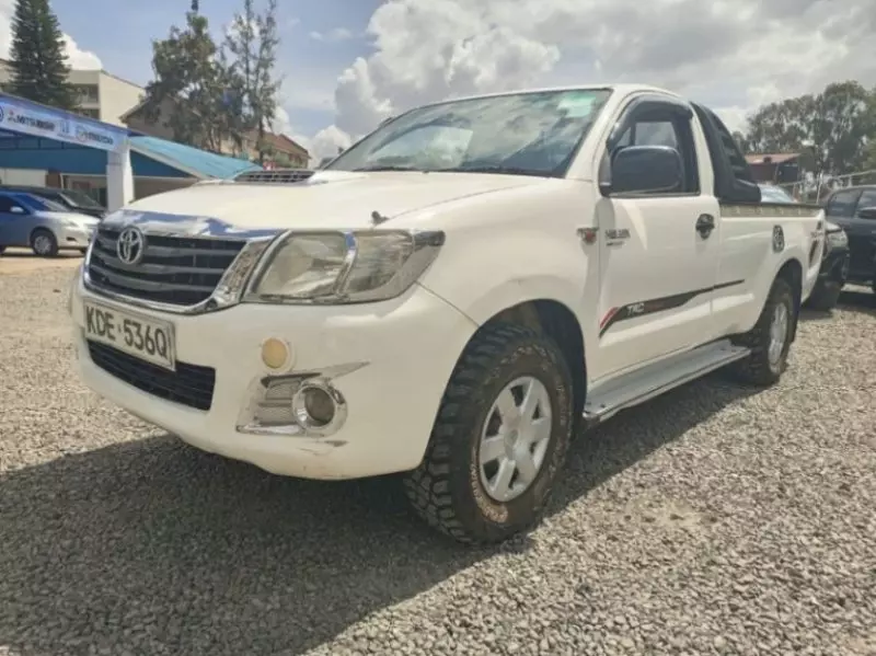 Toyota Hilux   - 2014