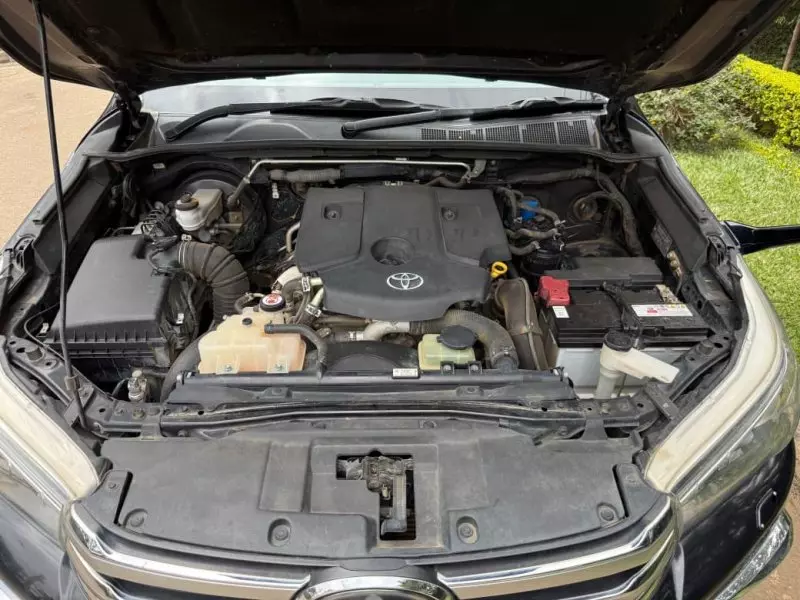 Toyota Hilux   - 2017