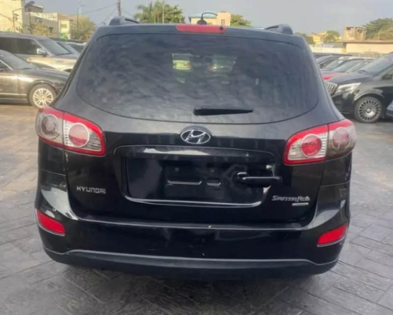 Hyundai Santa Fe   - 2010