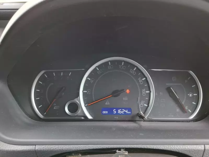 Toyota Noah   - 2016