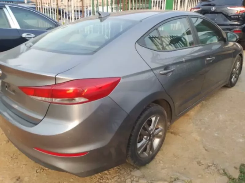 Hyundai Elantra   - 2018