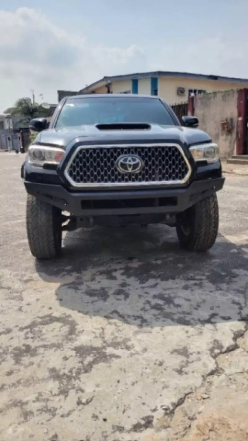 Toyota Tacoma   - 2016