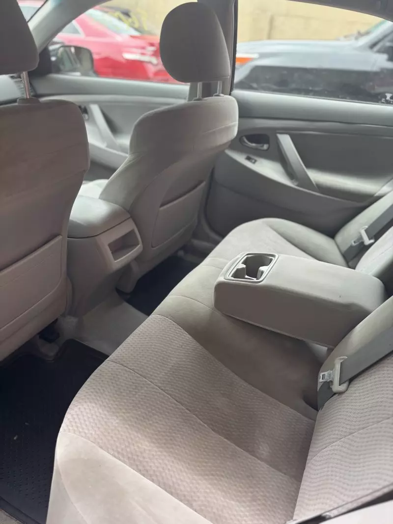 Toyota Camry   - 2011