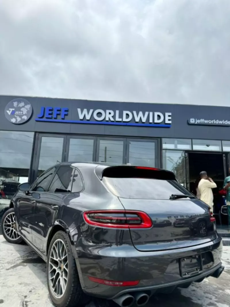 PORSCHE Macan - 2017