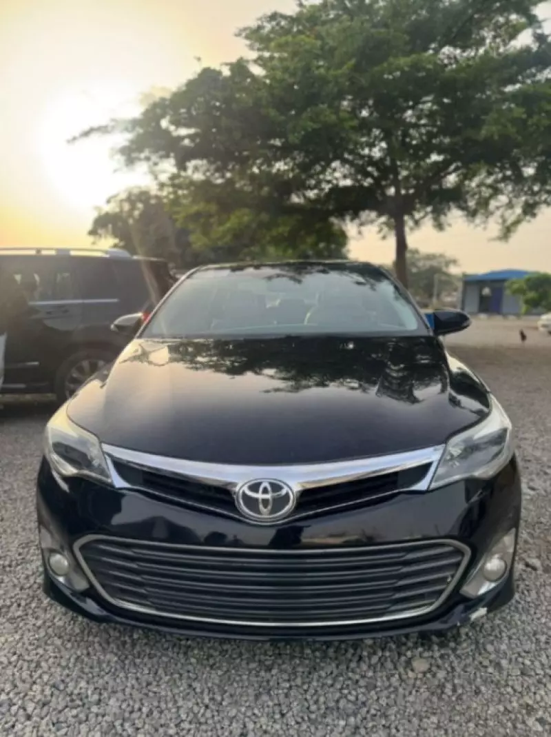 Toyota Avalon   - 2013