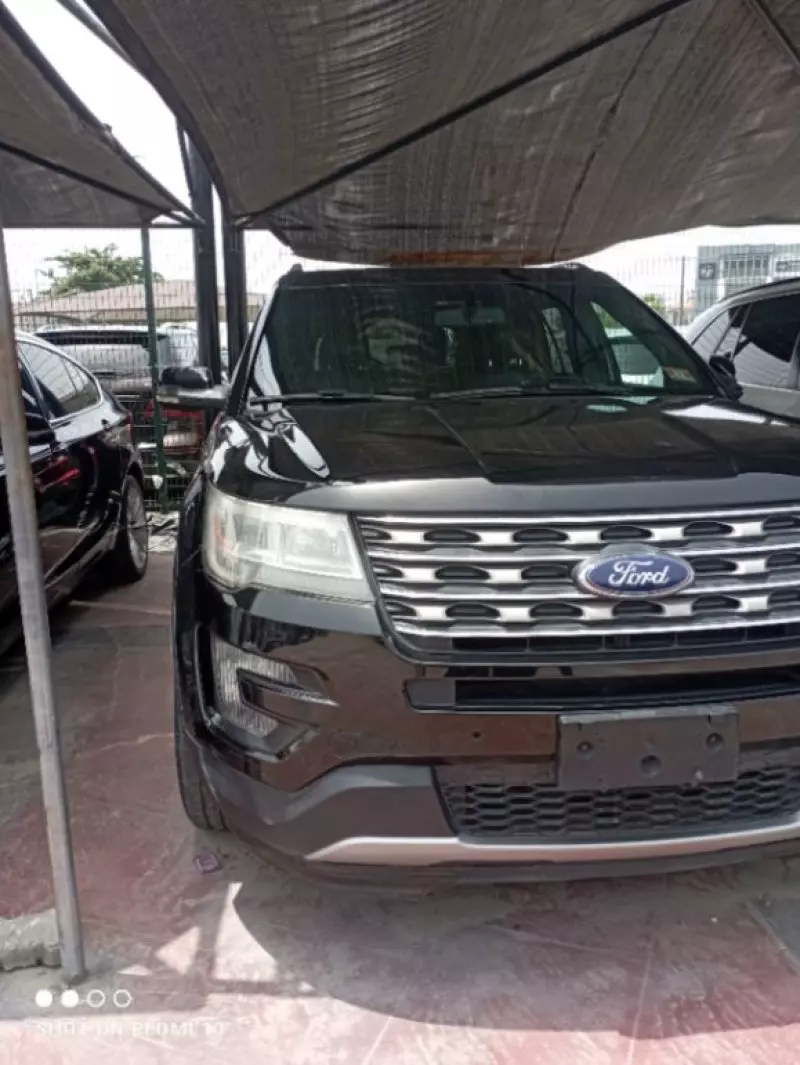 Ford Explorer   - 2016