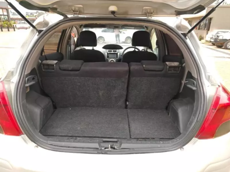 Toyota Vitz   - 2009