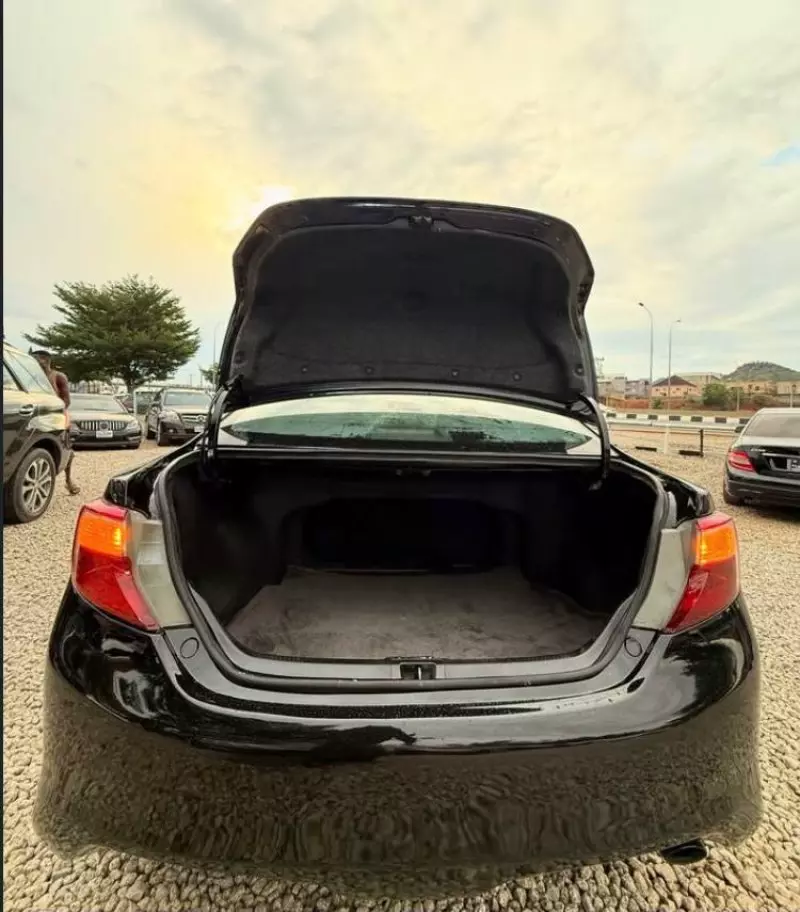 Toyota Camry   - 2012