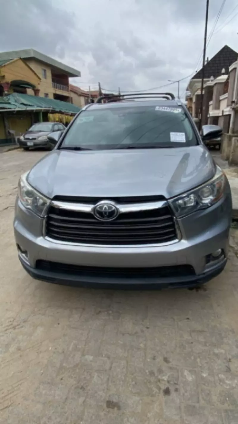 Toyota Highlander   - 2015