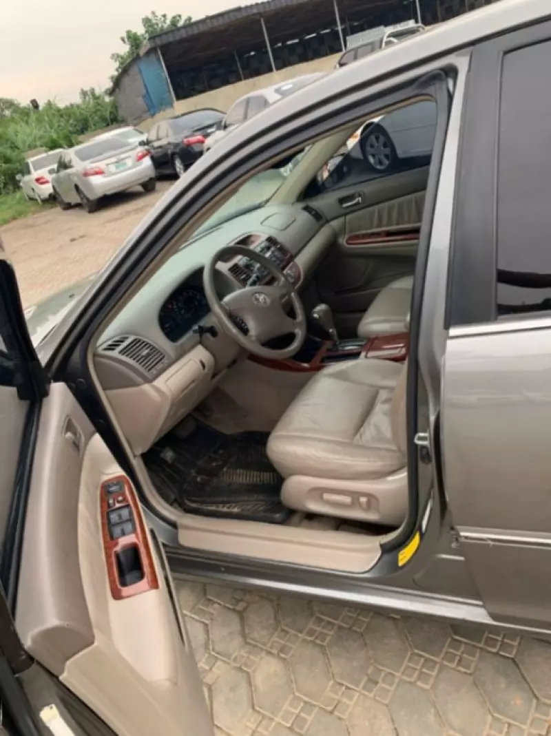 Toyota Camry   - 2003