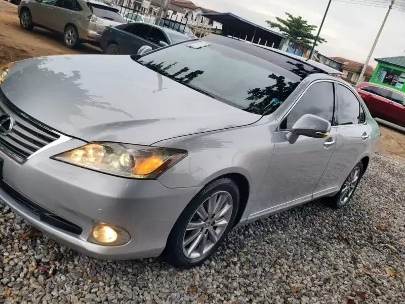 Lexus ES 350   - 2011