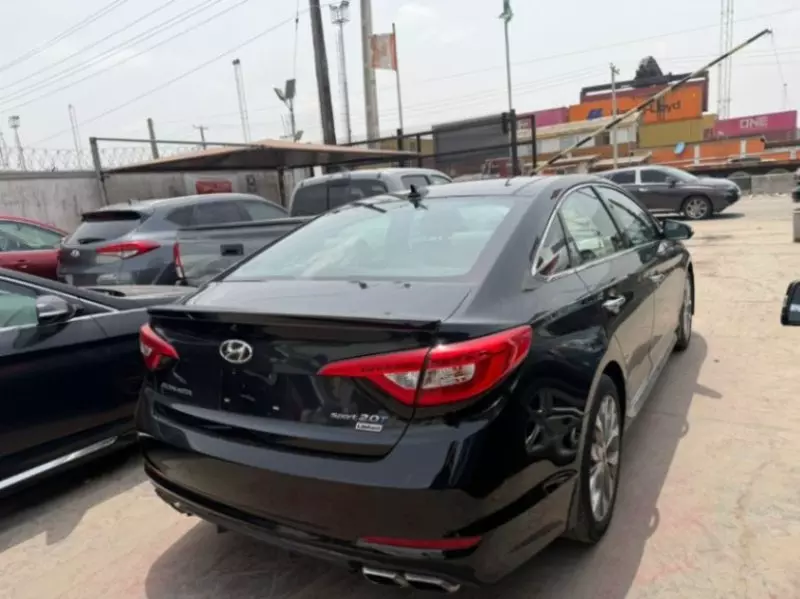 Hyundai Sonata   - 2015