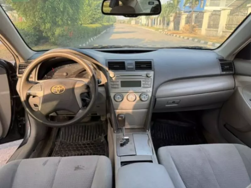 Toyota Camry   - 2009
