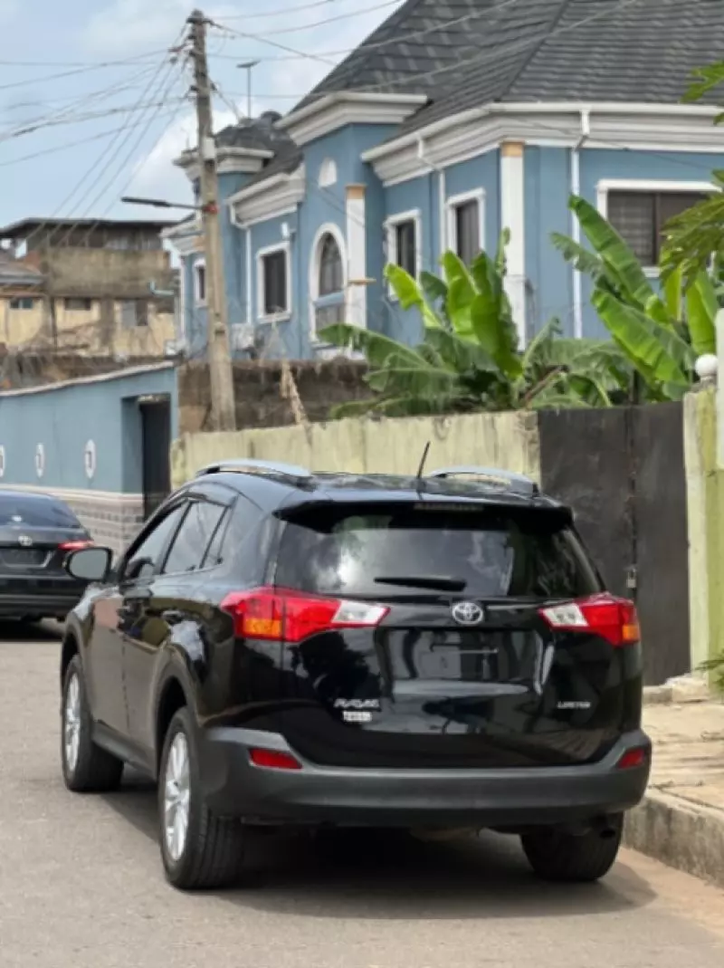 Toyota RAV4   - 2015