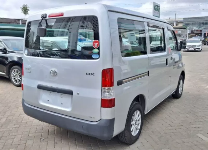 Toyota Town Ace   - 2018