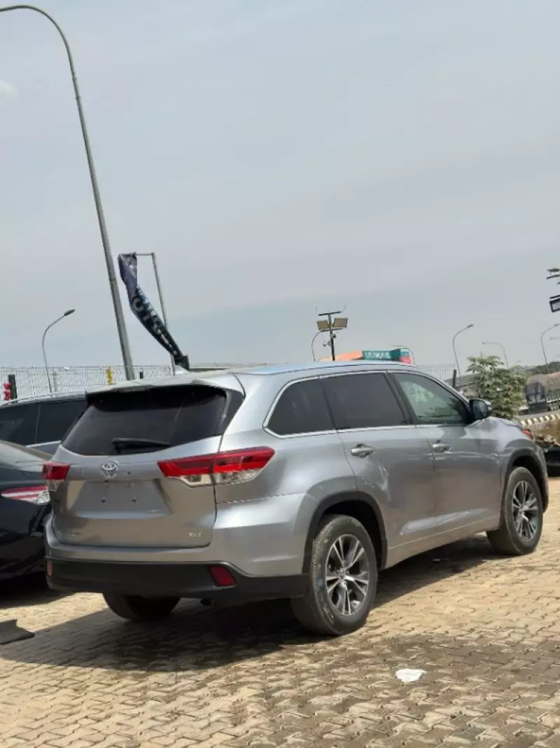 Toyota Highlander - 2016