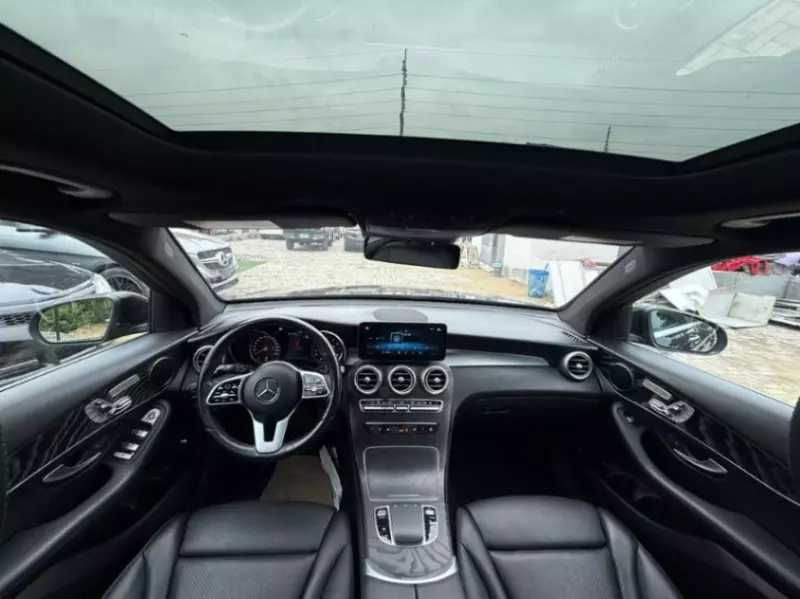 Mercedes-Benz GLC 300   - 2021