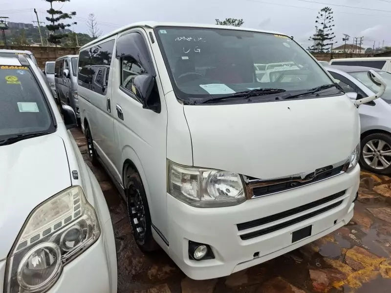 Toyota Hiace   - 2012