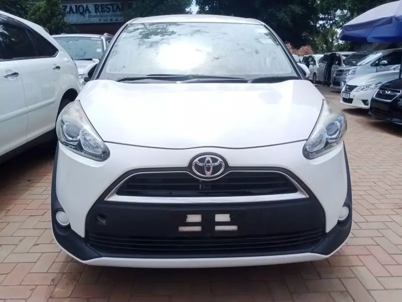 Toyota Sienta   - 2016