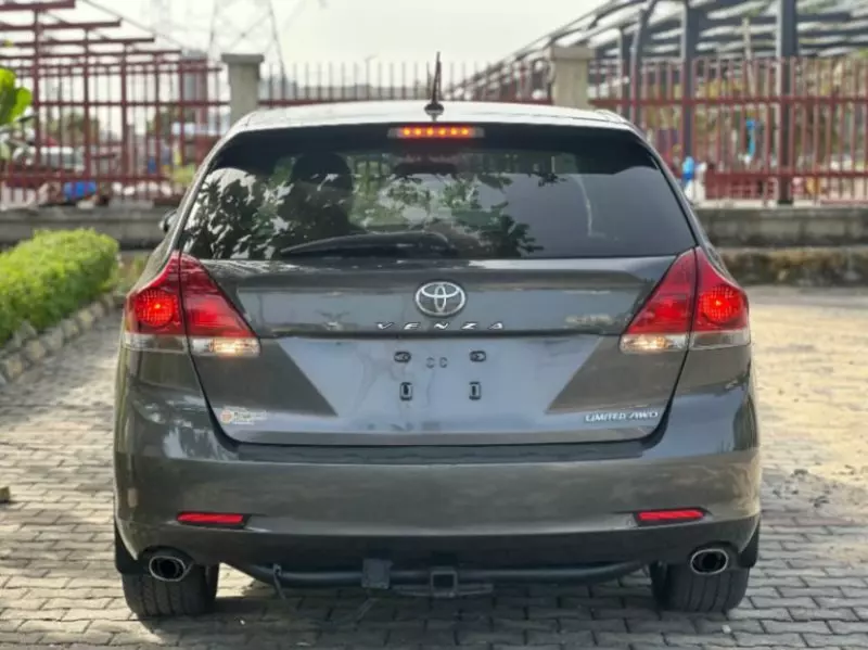 Toyota Venza   - 2014