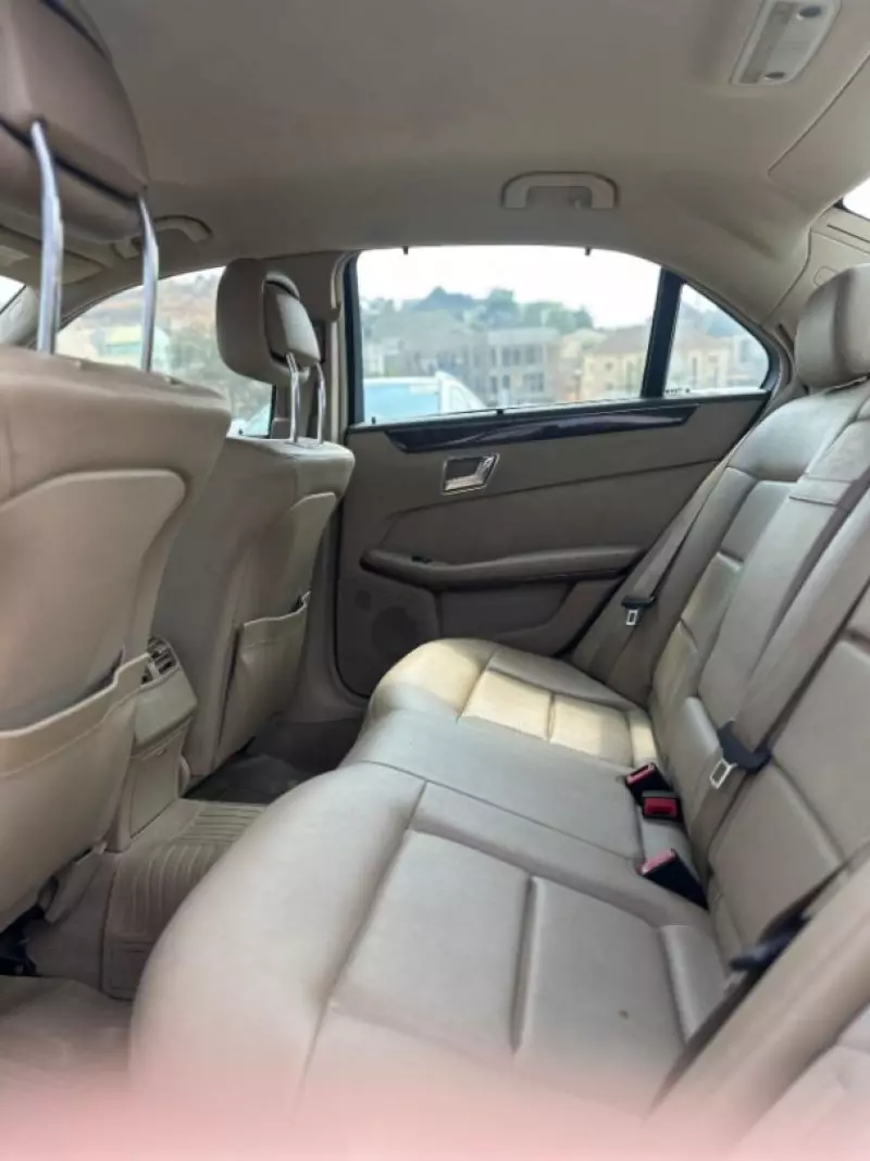 Mercedes-Benz E350   - 2009