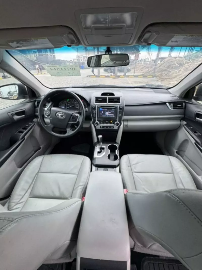 Toyota Camry   - 2013