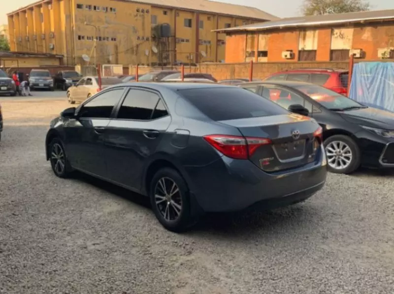Toyota Corolla   - 2015