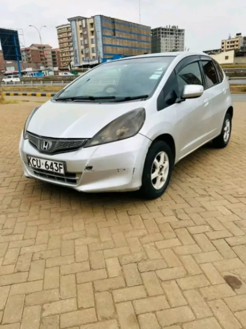 Honda Fit   - 2012