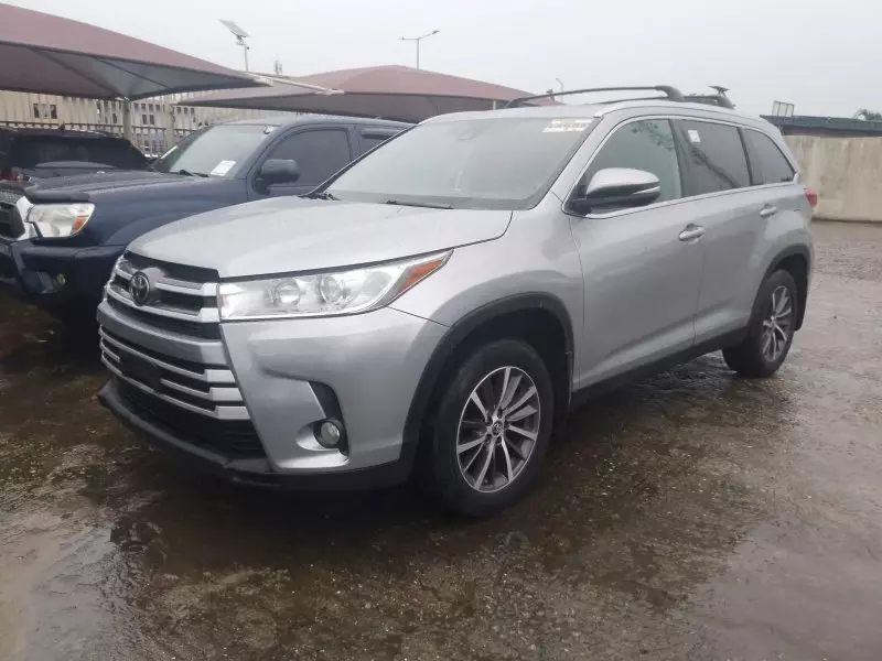 Toyota Highlander   - 2019