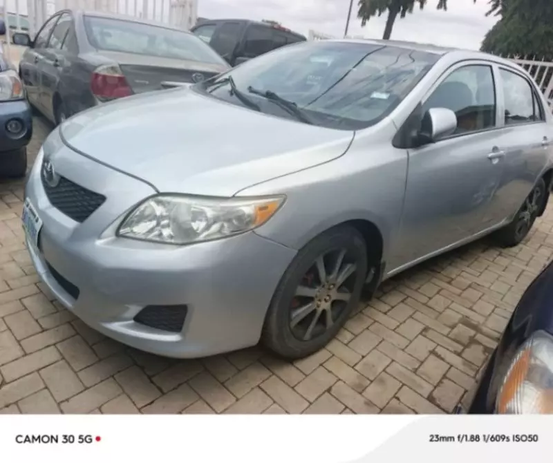 Toyota Corolla   - 2010
