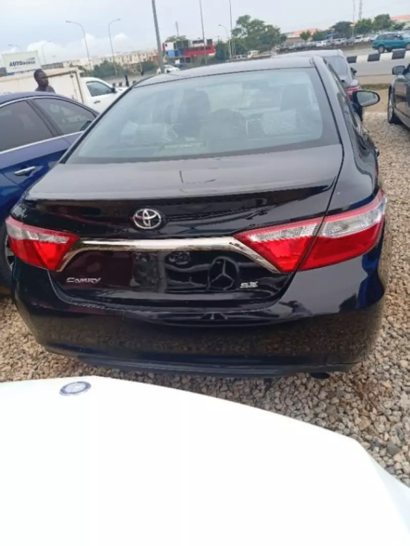 Toyota Camry   - 2016