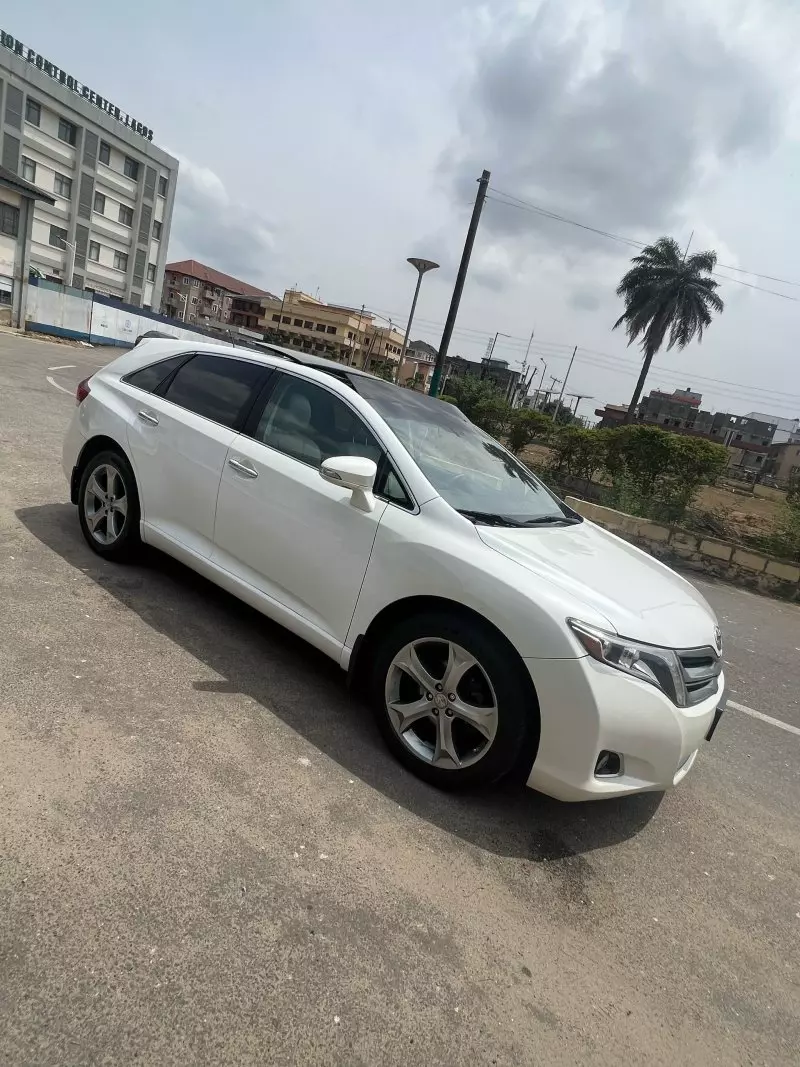 Toyota Venza   - 2013