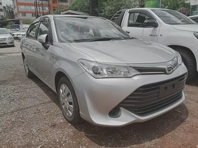 Toyota Axio hybrid    - 2017
