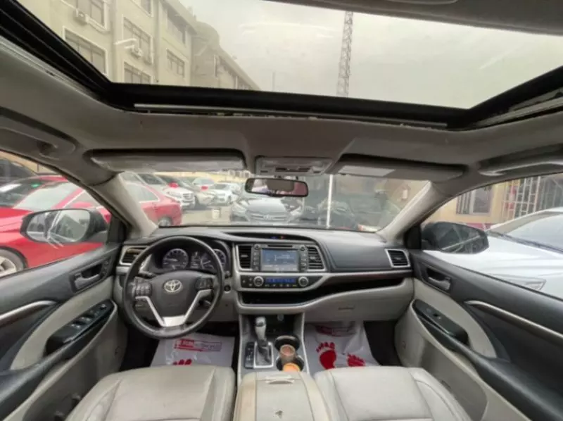 Toyota Highlander   - 2015