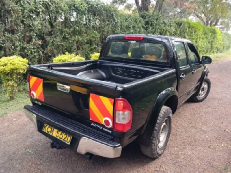 Isuzu D-Max   - 2011