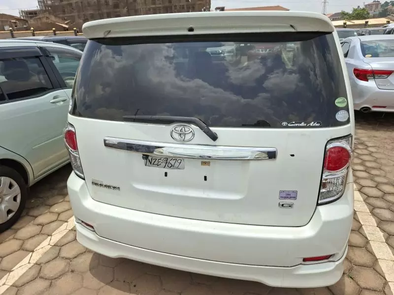 Toyota Rumion   - 2012